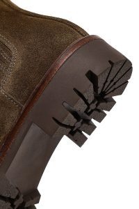 بوت زنانه چلسی چرم جیر خاکی دری مد