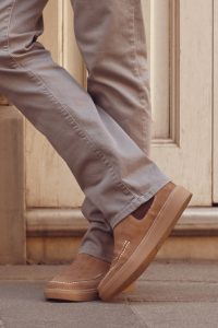 بوت مردانه چرمی بژ جیر چلسی دری مد