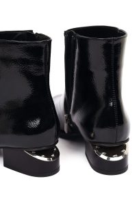 بوت ورنی زنانه مشکی پاشنه ضخیم کوتاه دری مد