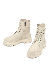 بوت پستال زنانه چرمی بژ بند دار زیپ دار کفی ضخیم دری مد