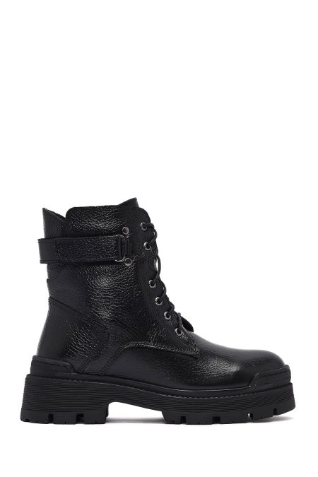 بوت پستال زنانه چرمی مشکی بند دار زیپ دار کفی ضخیم دری مد