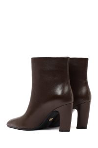 بوت چرمی زنانه قهوه‌ای پاشنه ضخیم دری مد