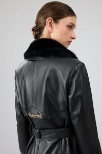 ترنچ کت چرمی زنانه مشکی یقه خزدار کمربنددار Jenny دری مد