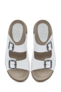 دمپایی راحتی زنانه چرم سفید دو سگکه دری مد