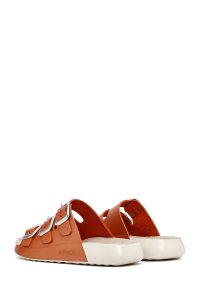 دمپایی راحتی زنانه چرم فلزی نارنجی سگک‌دار دری مد