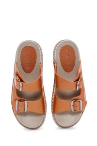 دمپایی راحتی زنانه چرم نارنجی سگک‌دار دری مد