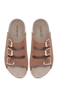 دمپایی راحتی زنانه چرم نوبوک بژ سگک‌دار دری مد