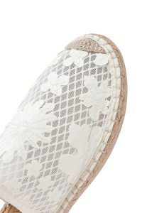 دمپایی زنانه حصیری کرم طرح‌دار دری مد