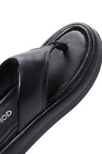 دمپایی زنانه چرم مشکی انگشتی دری مد