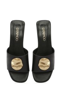 دمپایی زنانه چرم مشکی با تزئینات دری مد