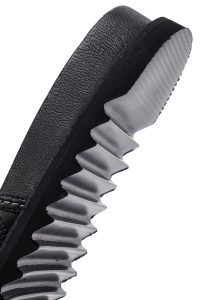 دمپایی زنانه چرم مشکی سگک‌دار دری مد