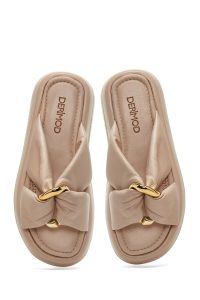 دمپایی زنانه چرمی بژ با جزئیات سگک دری مد