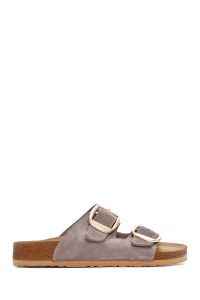 دمپایی زنانه چرمی جیر بژ سگک‌دار دری مد