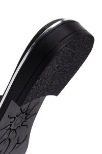 دمپایی زنانه چرمی متالیک نقره‌ای دری مد