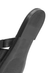 دمپایی زنانه چرمی مشکی سگک‌دار دری مد