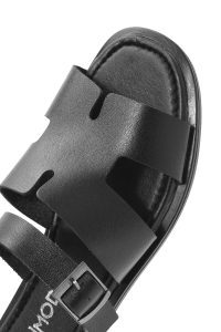 دمپایی زنانه چرمی مشکی سگک‌دار دری مد