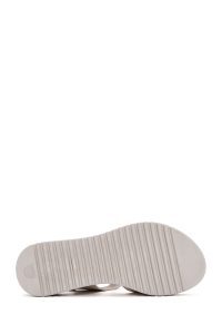 صندل راحتی زیره ضخیم کرمی زنانه با بند دار مچ پا