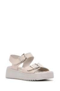 صندل راحتی زیره ضخیم کرمی زنانه با بند دار مچ پا