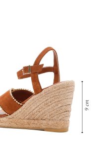 صندل زنانه اسپادریل قهوه‌ای روشن پاشنه یکسره گیوه ای بندی جیر دری مد