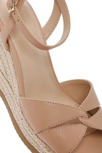 صندل زنانه بژ بنددار پاشنه لژ کنفی دری مد