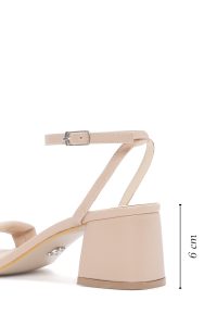 صندل زنانه بژ بندی پاشنه پهن دری مد