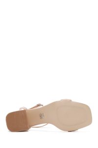 صندل زنانه بژ بندی پاشنه پهن دری مد