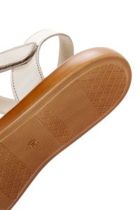 صندل زنانه بژ بندی چرمی دری مد