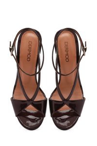 صندل زنانه زرشکی چرم پاشنه‌نازک بلند بنددار دری مد