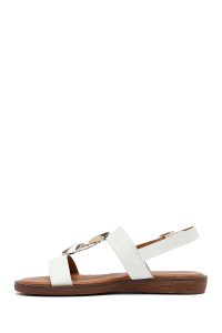 صندل زنانه سفید با جزئیات اکسسوری دری مد