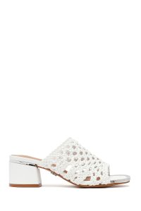 صندل زنانه سفید بافت کوتاه پاشنه‌بلند ضخیم دری مد