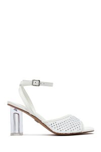 صندل زنانه سفید نگین‌دار شفاف پاشنه‌ضخیم بنددار دری مد