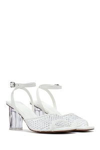 صندل زنانه سفید نگین‌دار شفاف پاشنه‌ضخیم بنددار دری مد