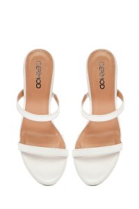 صندل زنانه سفید پاشنه‌ضخیم دری مد