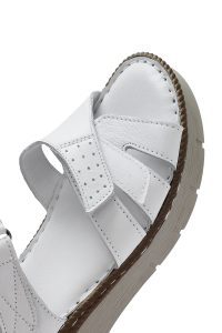 صندل زنانه سفید چرم تخت بندی راحتی دری مد