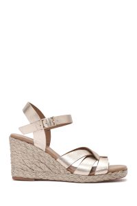 صندل زنانه طلایی چرم متالیک بنددار لژدار اسپادریل دری مد