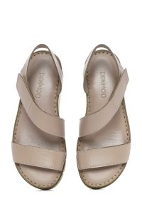 صندل زنانه طوسی چرم بندی راحتی دری مد