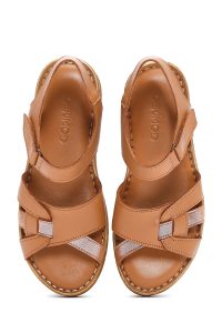 صندل زنانه عسلی بندی چرمی راحتی دری مد