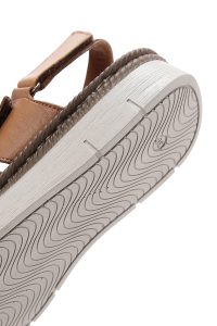 صندل زنانه عسلی بندی چرمی راحتی دری مد