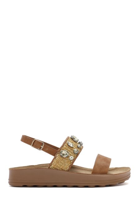 صندل زنانه قهوه‌ای با زیره ضخیم و نگین‌دار دری مد