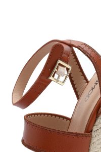 صندل زنانه قهوه‌ای بنددار پاشنه لژ کنفی دری مد