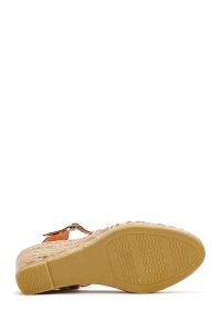 صندل زنانه قهوه‌ای روشن طرح‌دار لژدار اسپادریل دری مد