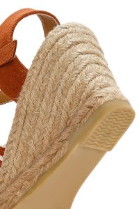 صندل زنانه قهوه‌ای روشن طرح‌دار لژدار اسپادریل دری مد