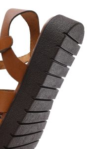 صندل زنانه قهوه‌ای روشن چرم بنددار دری مد