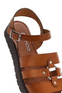 صندل زنانه قهوه‌ای روشن چرم بنددار دری مد