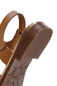 صندل زنانه قهوه‌ای روشن چرم بنددار دری مد