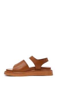 صندل زنانه قهوه‌ای روشن چرم تخت بندی دری مد