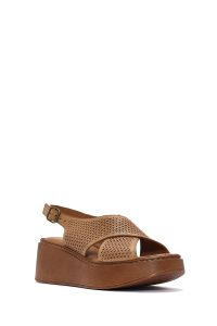 صندل زنانه قهوه‌ای روشن چرم طرح‌دار لژدار بنددار راحتی دری مد