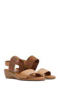 صندل زنانه قهوه‌ای روشن چرم لژدار دری مد