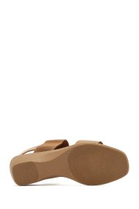 صندل زنانه قهوه‌ای روشن چرم لژدار دری مد