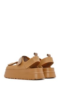 صندل زنانه قهوه‌ای روشن ژله‌ای تخت ضخیم بندی دری مد